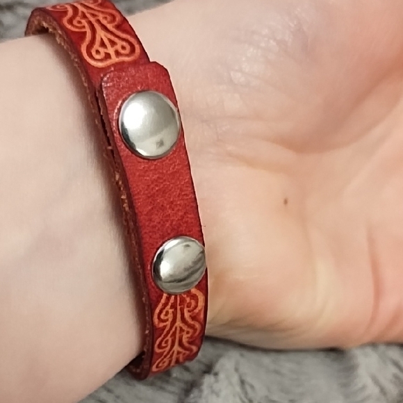 Handmade Leather Bracelet with Red Flower and Green Leaves - Picture 7 of 8